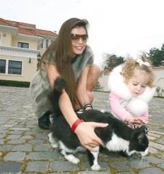 casa-unde-a-copilarit-monica-columbeanu-si-casa-unde-sta2