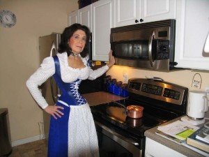 femeia-din-lume-cu-cea-mai-mica-talie-poze