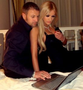 catalin-botezatu-si-bianca-dragusanu-fac-sex-in-padure3