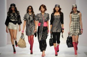moda-primaverii-2010-moda-la-femei-in-2010