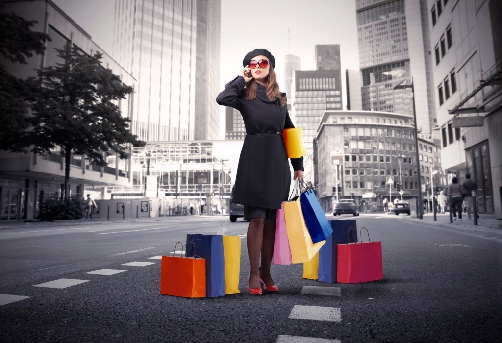 fashion-shop-woman-1024x700